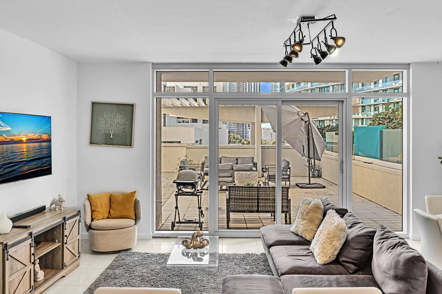 Professional Property Management Company equipment used in Aventura